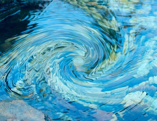水波蕩漾