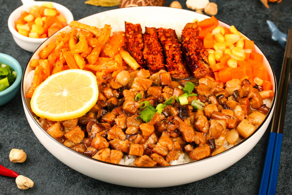 鹵肉飯