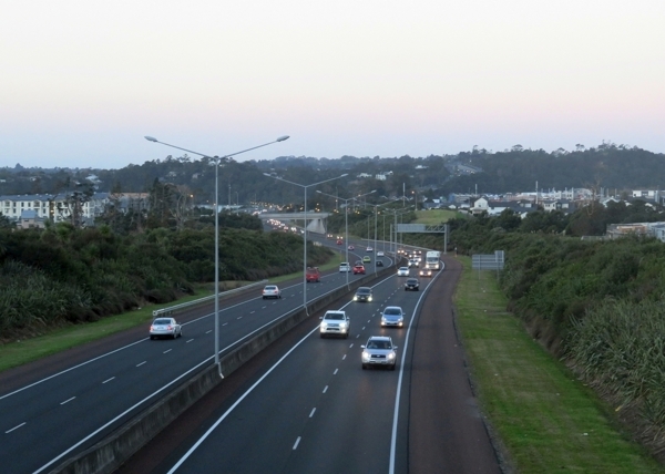 新西兰高速路黄昏风景