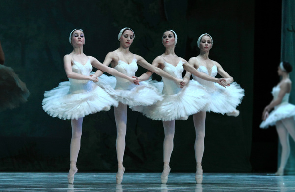 俄罗斯芭蕾舞四小天鹅图片