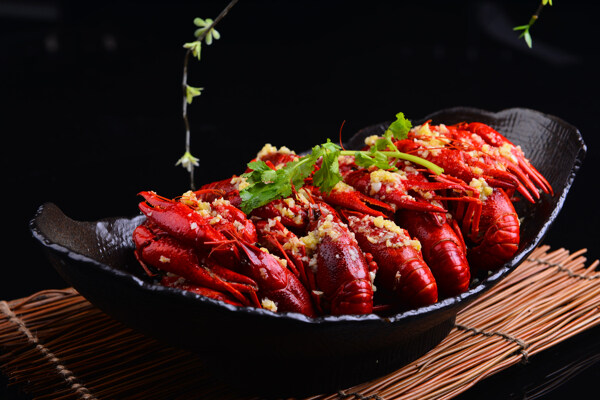 美味蒜香小龙虾图片