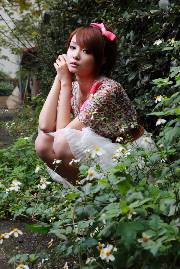 碎花裙美女圖片