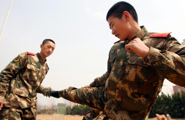 士兵訓(xùn)練圖片