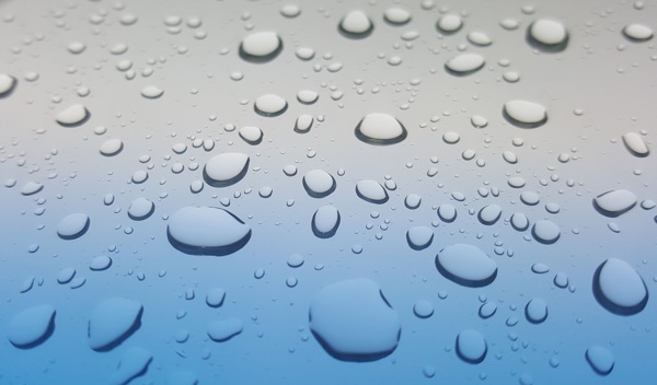 水