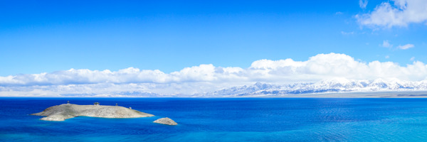 新疆赛里木湖全景图