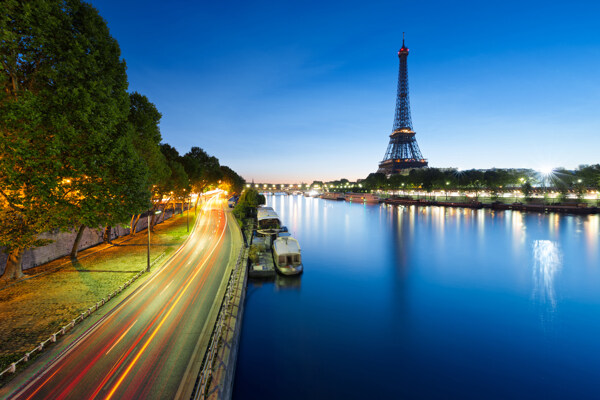 美丽巴黎埃菲尔铁塔图片