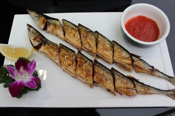 炭燒秋刀魚圖片