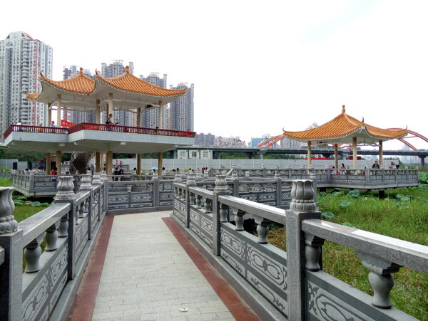 洪湖公园石桥图片