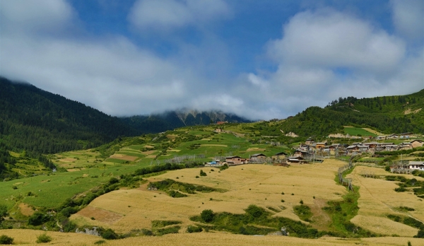 扎尕那山