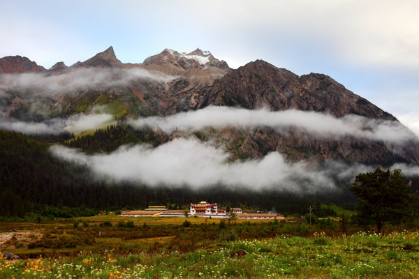 四川格聶神山風(fēng)景