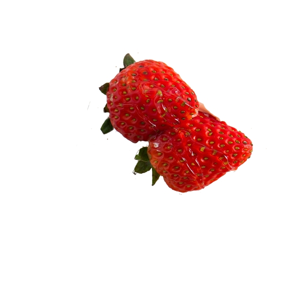 两颗新鲜的红色草莓免扣图