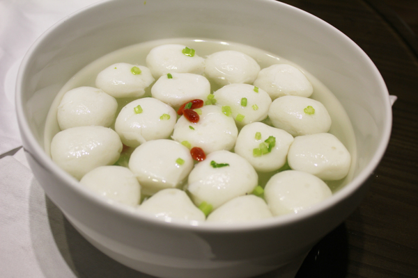 泉水魚(yú)圓圖片