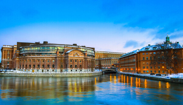 瑞典斯德哥尔摩房屋河流冬季