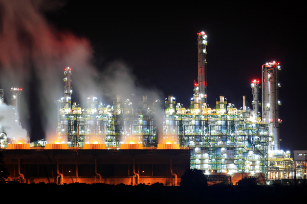 石油工业基地夜景图片