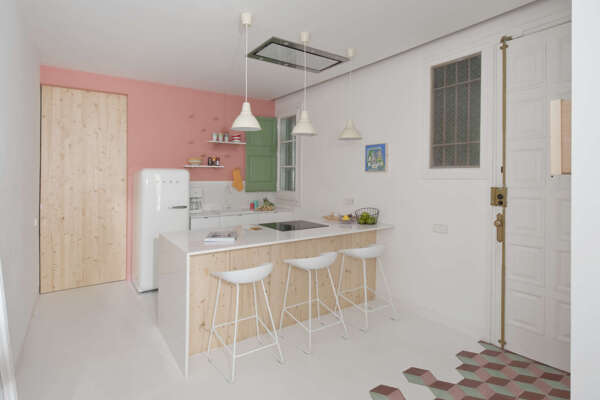 北欧清新客厅橙粉色背景墙室内装修效果图