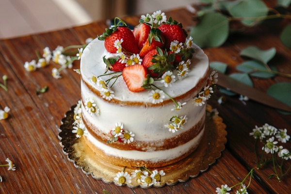 草莓蛋糕美食食物背景图片