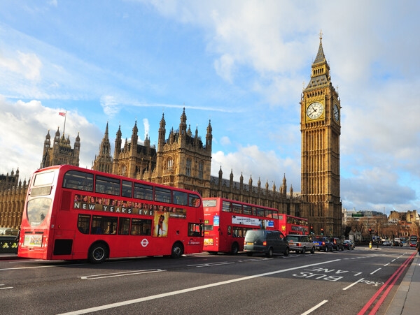 伦敦大本钟和大巴车图片
