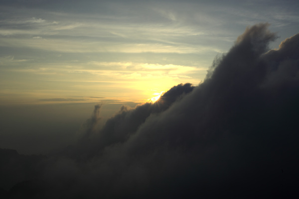 黄山日出时的云海美景图片