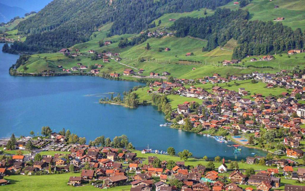 瑞士龙疆湖唯美风景