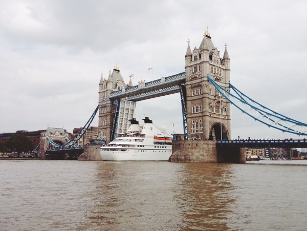 著名伦敦大桥风景图片