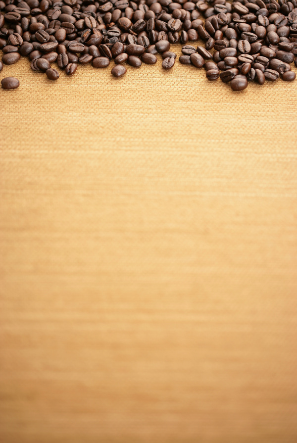 一堆颗粒饱满咖啡豆图片