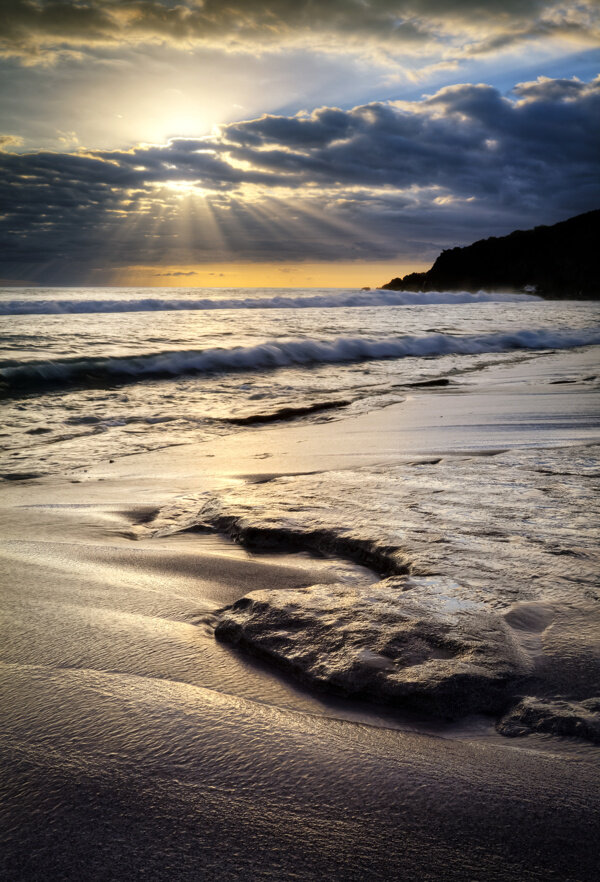 黄昏海边沙滩美景图片