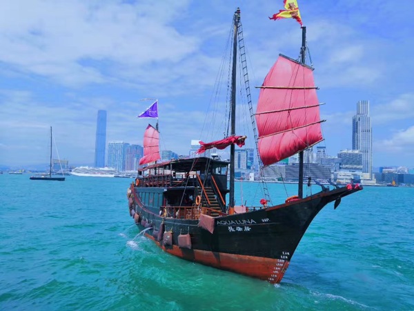 香港维多利亚港船