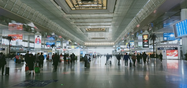 南京南站送客大厅图片