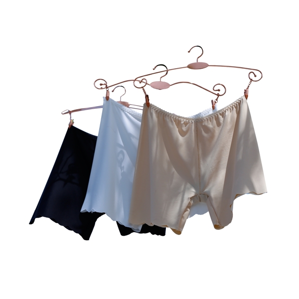 灰色短裤晾晒衣服元素