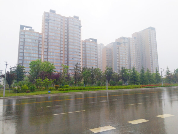 雨天下的城市风景