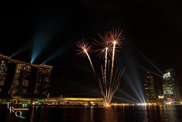 新加坡海滨湾节日之夜图片