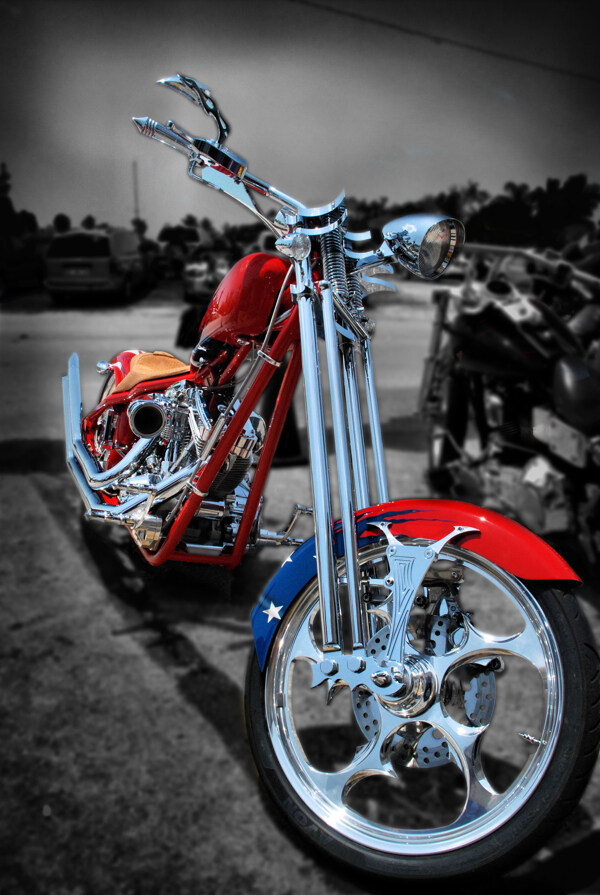 红色个性摩托车图片