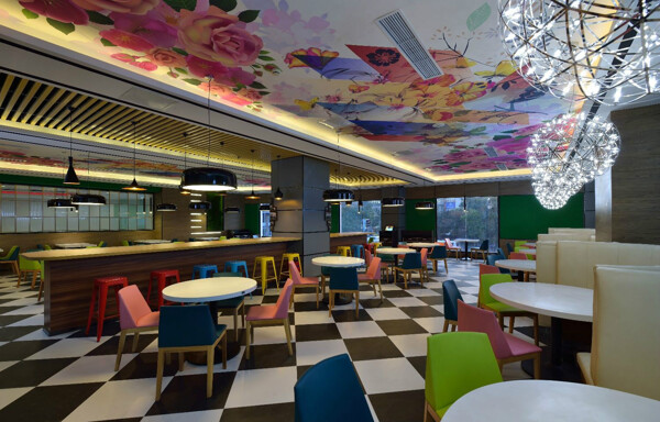 现代时尚餐厅亮色天花板墙绘工装装修效果图