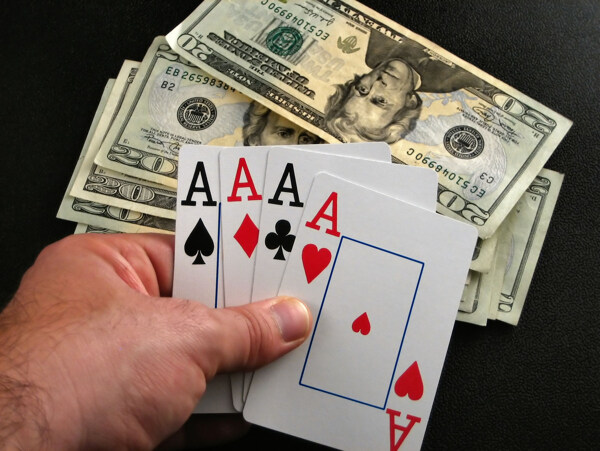 扑克牌牌纸牌筛子麻将牌