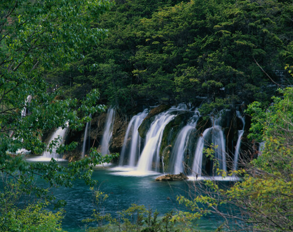 瀑布山水风景