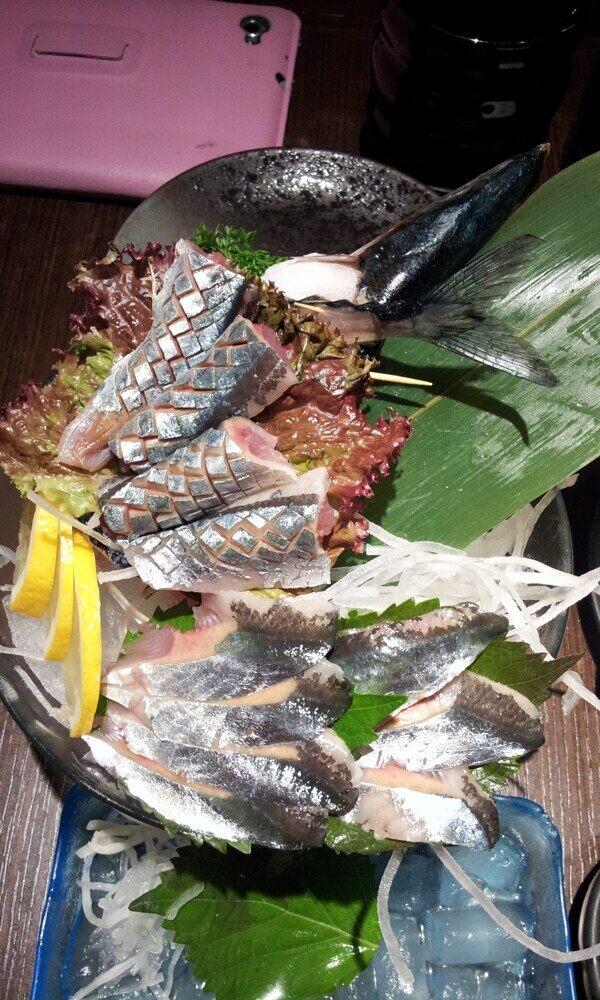 秋刀鱼寿司刺身图片