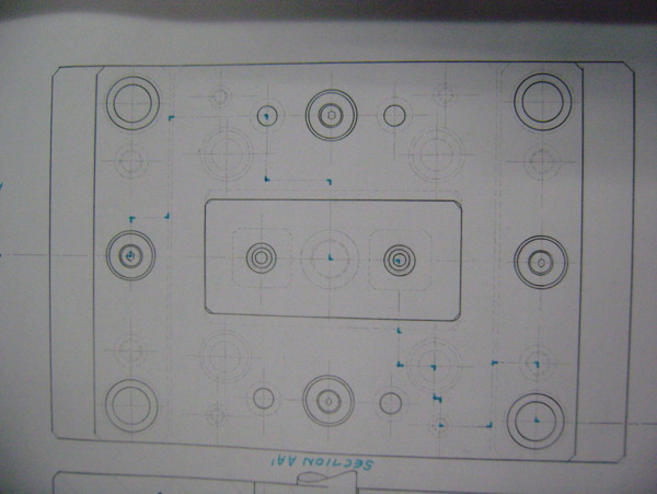 手绘图纸CAD模具设计与模具设计