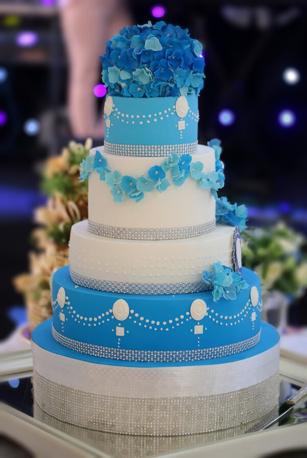 蓝色花朵婚庆蛋糕图片