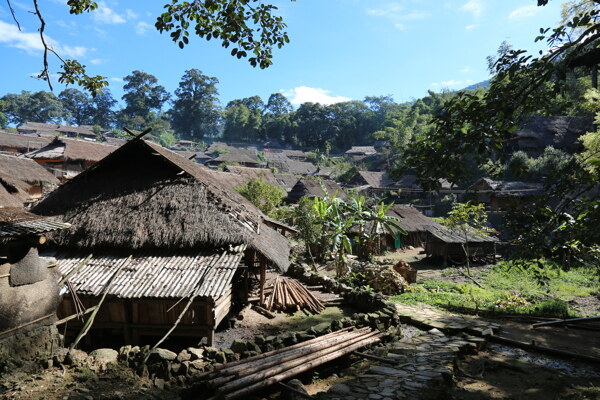 翁丁佤族原生态村