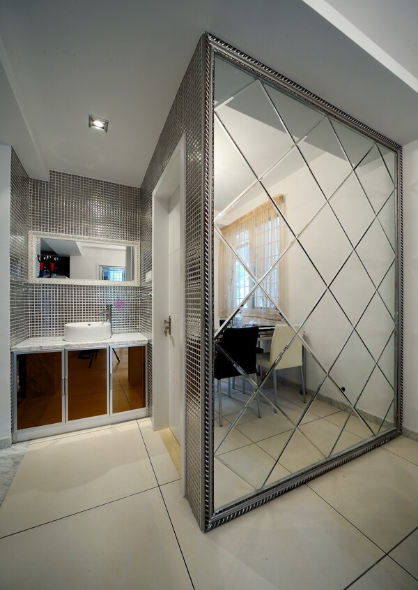 简约风室内设计洗手间镜子效果图