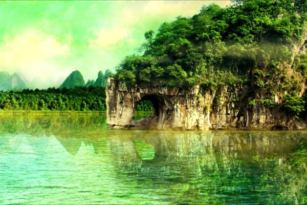 唯美仙境桂林象鼻山碧绿河水高清视频实拍