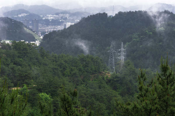 山城雾景