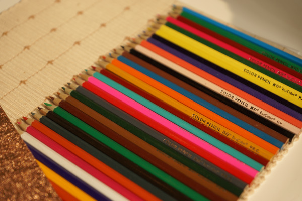 彩色铅笔背景图图片