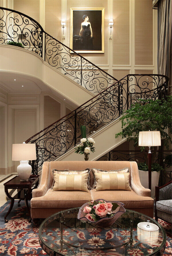 美式豪华客厅楼梯设计图