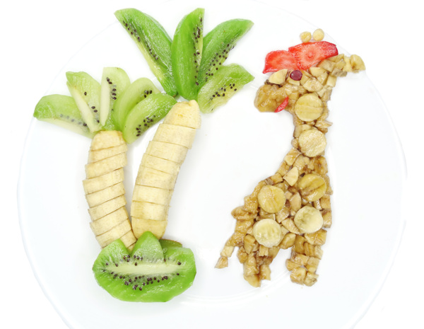 香蕉猕猴桃拼成的椰子树图片