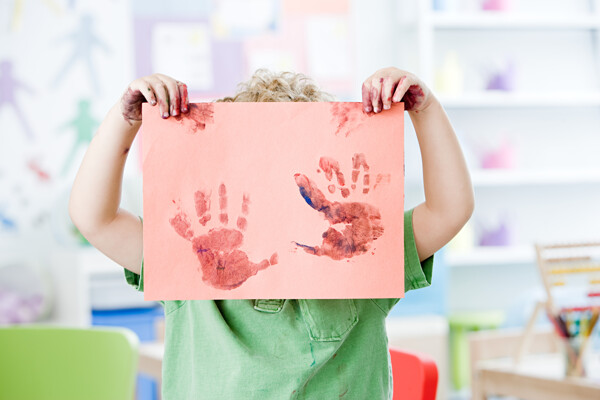 幼儿园小朋友的手掌印涂鸦图片