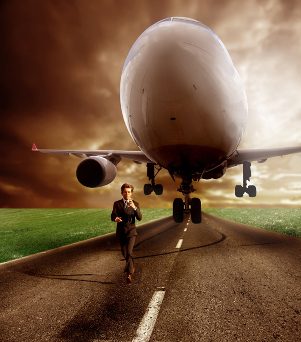 飞机与跑步的男人图片