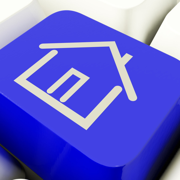 家中电脑钥匙的蓝色标志显示房地产或租金