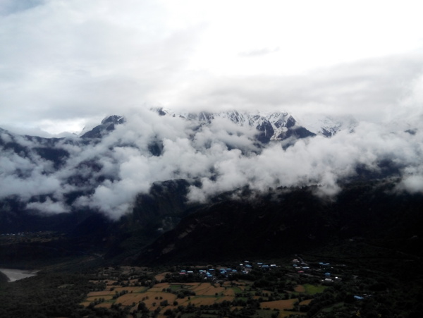 南迦巴瓦峰雪山图片