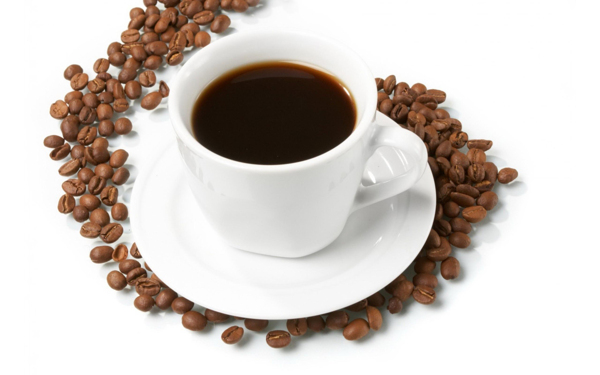 一杯咖啡与咖啡豆图片